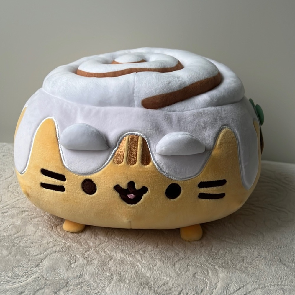 Pusheen Café Cinnamon Roll Plush NWT